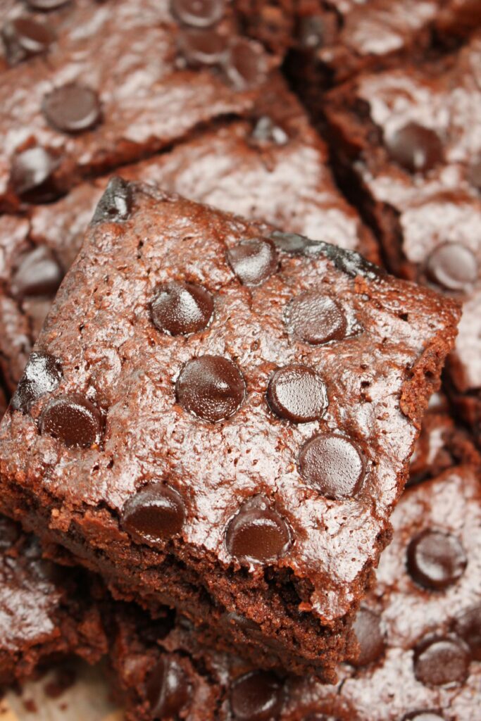 A close picture of a piece of brownie. 