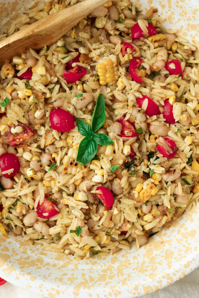 An upclose picture of this orzo salad.