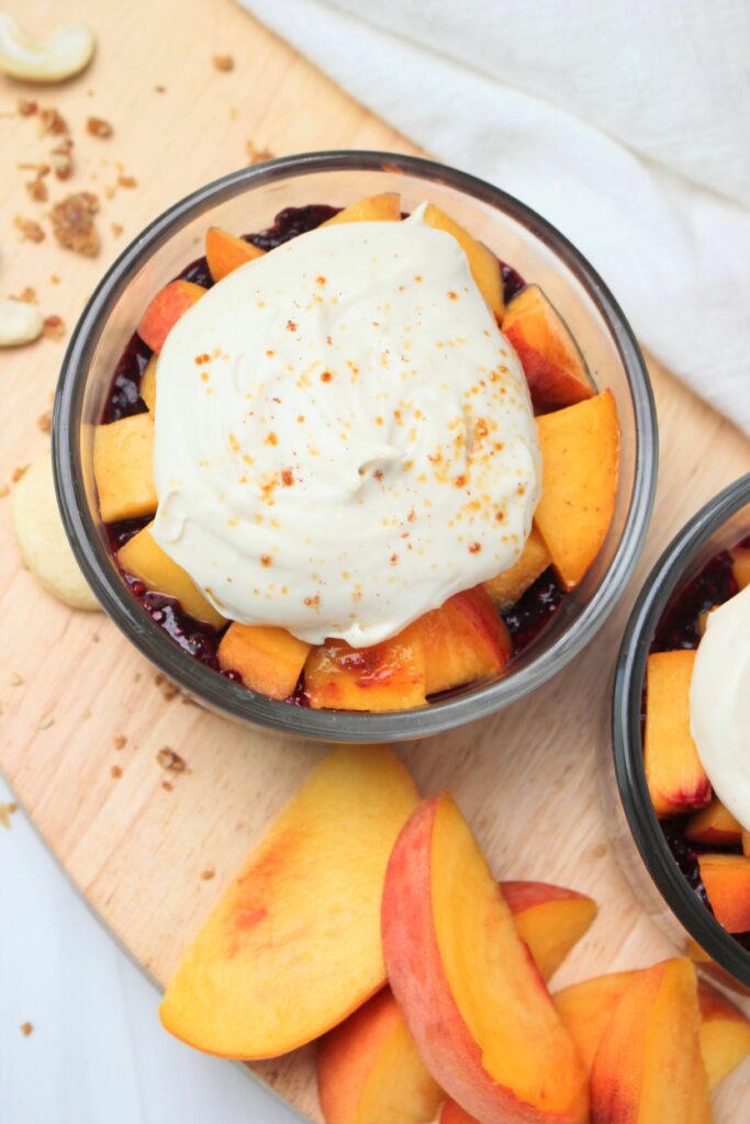 Up close no-bake peaches and cream cups.