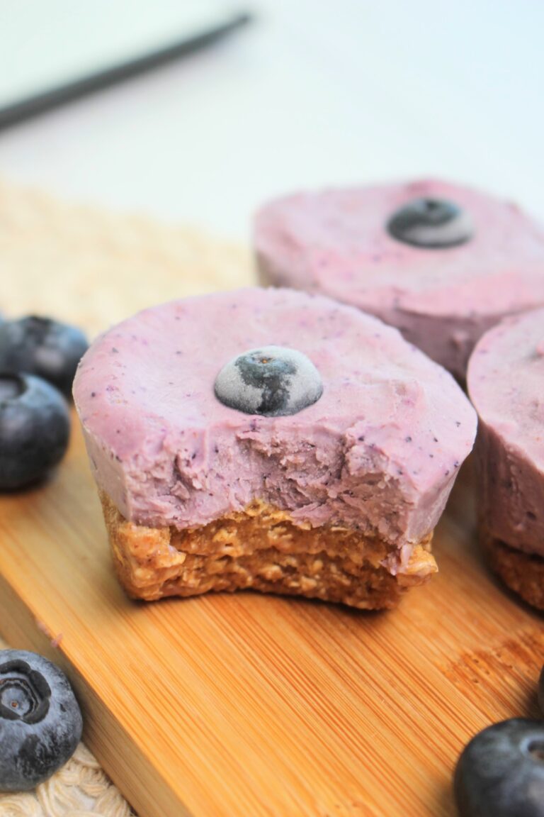 Healthy No-Bake Blueberry Cream Bites (vegan)