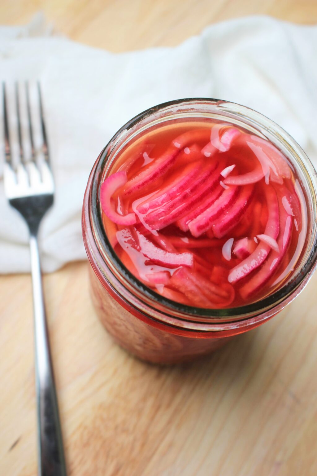 The Best Easy Mason Jar Red Pickled Onions - The Happy And Wholesome Mommy