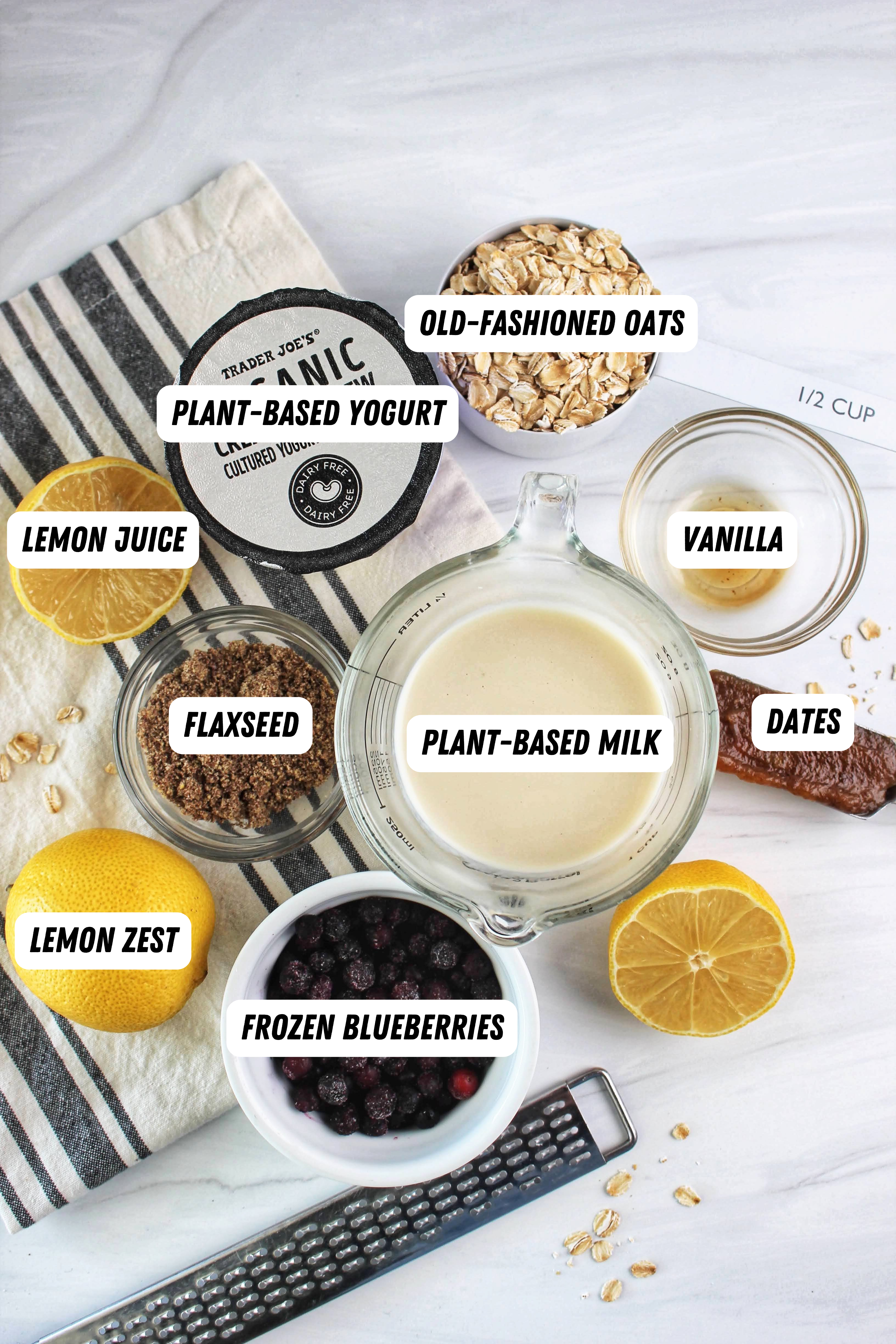 All of the ingredients needed for these overnight oats.