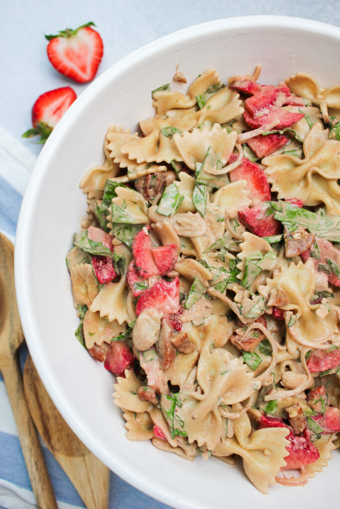 An upclose picture of the large bowl of vegan strawberry fileds pasta.