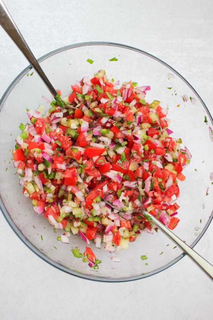 I just tossed the pickle de gallo in a large clean bowl.