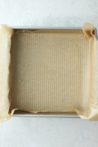 A lined 9x9 square pan.