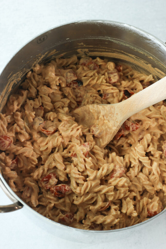 The creamy pasta in a pot and is ready to serve.