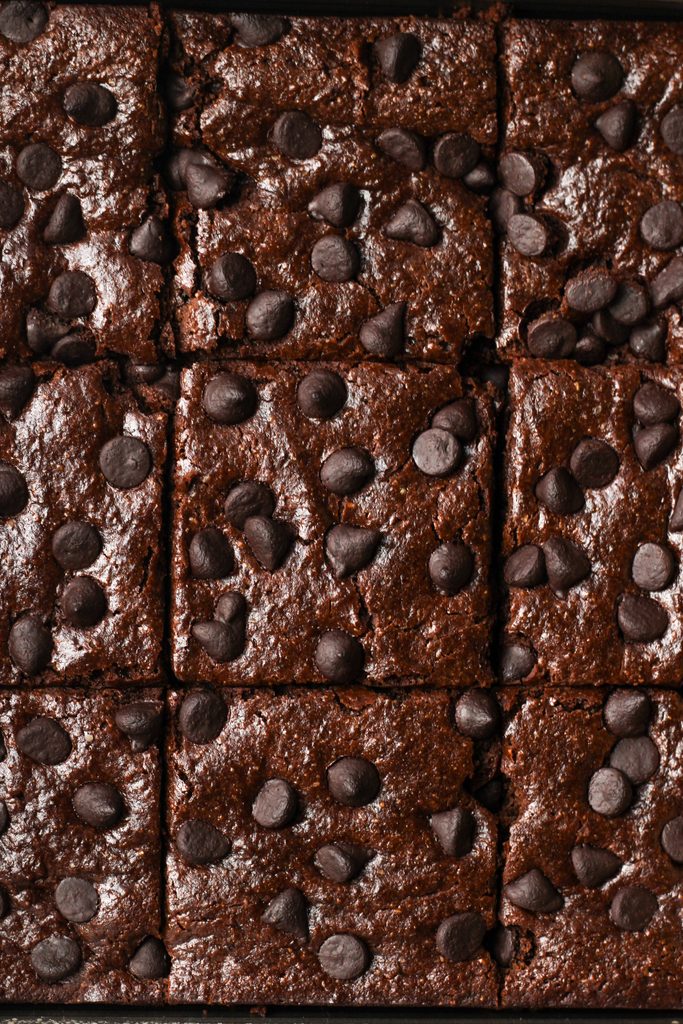 A close up shot of these cut vegan pumpkin brownies.